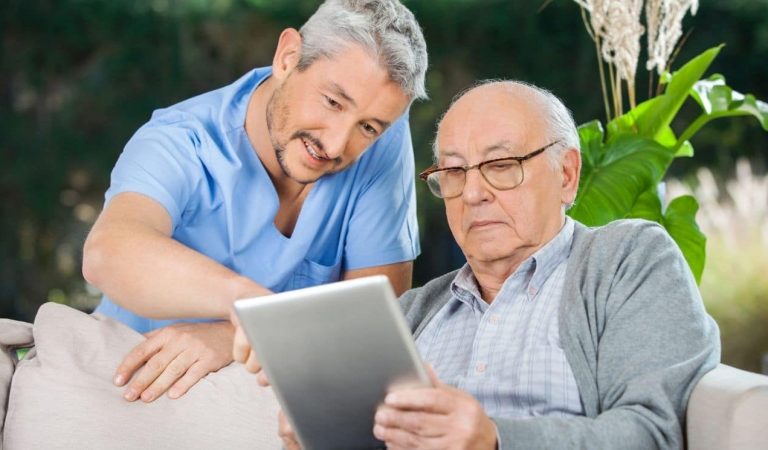 Digitale Helfer für Senioren und das Internet